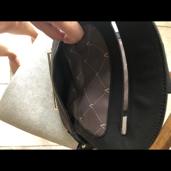 Vince Camuto leather bag - Picture 5 of 9
